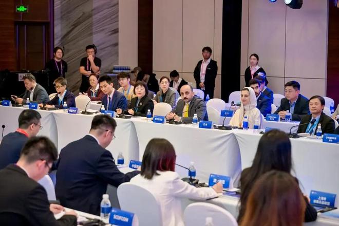 活动启幕29场会议活动迎来“开门红”pg电子平台2025进博会上海会议(图3)