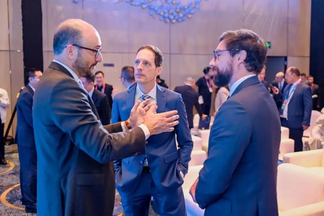 活动启幕29场会议活动迎来“开门红”pg电子平台2025进博会上海会议(图6)